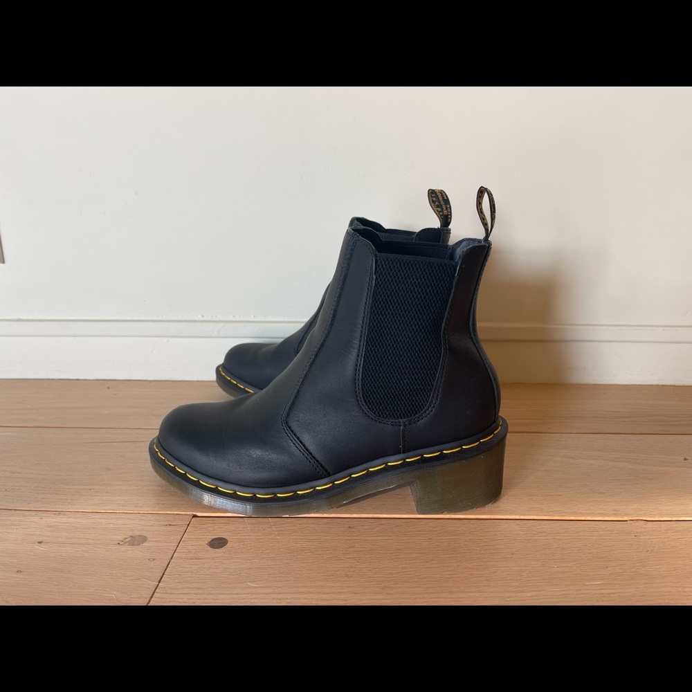 Dr Martens Chelsea style boot!